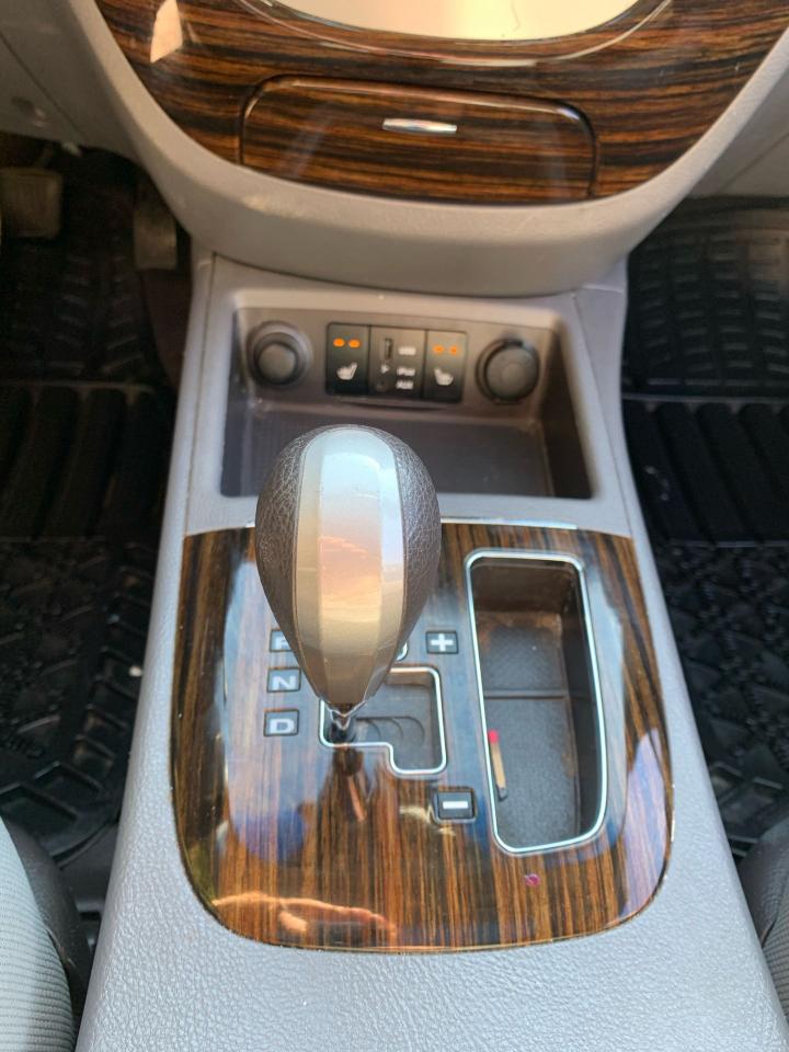 2016 Toyota Venza XLE-ALL WHEEL DRIVE V6 -1 OWNER! NO CLAIMS! - Photo #16
