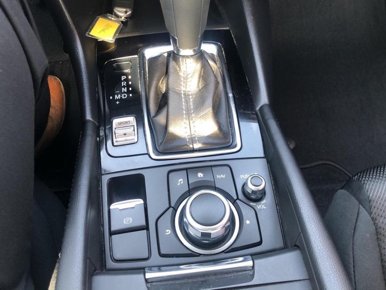 2018 Mazda MAZDA3 GX Photo