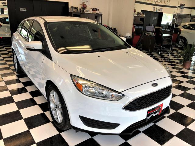 2016 Ford Focus SE+Camera+Heated Seats & Steering+AC+ACCIDENT FREE Photo5