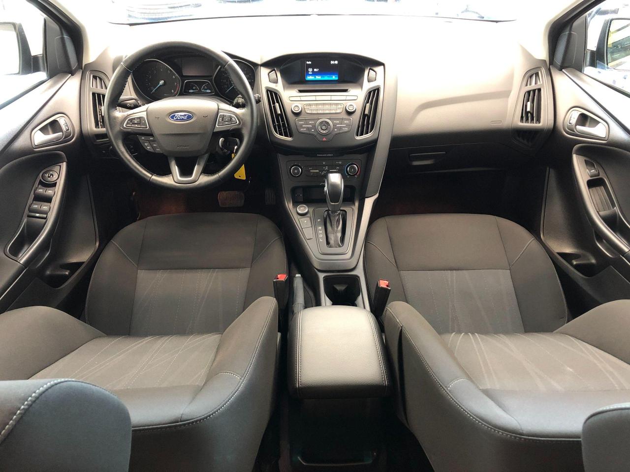 2016 Ford Focus SE+Camera+Heated Seats & Steering+AC+ACCIDENT FREE - Photo #8