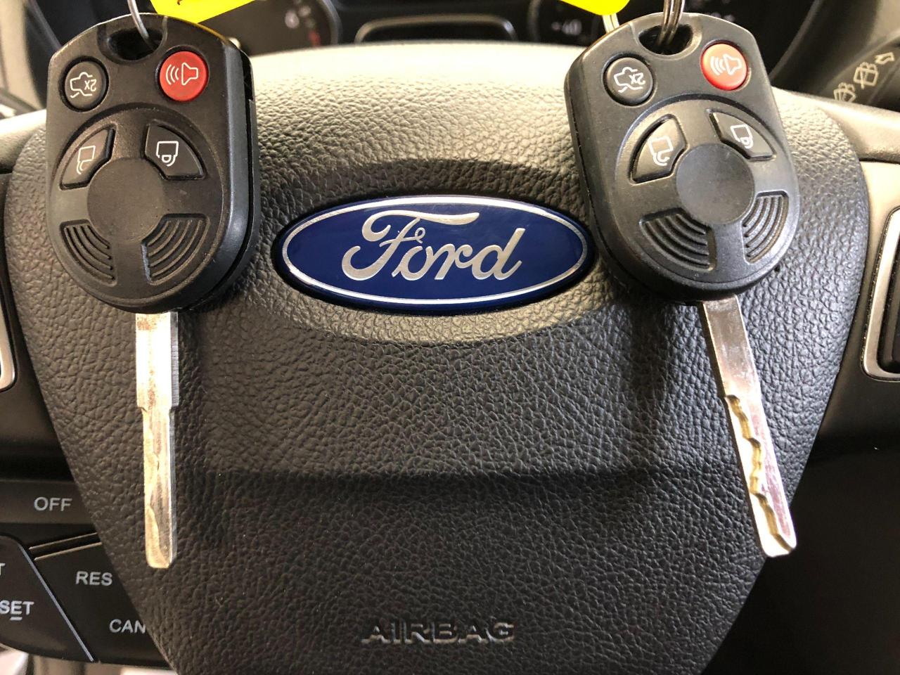 2016 Ford Focus SE+Camera+Heated Seats & Steering+AC+ACCIDENT FREE - Photo #14