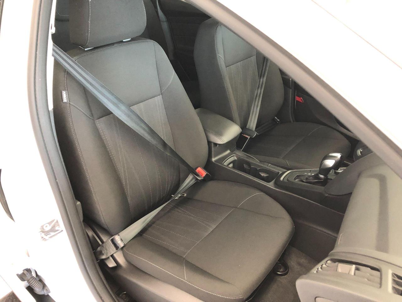 2016 Ford Focus SE+Camera+Heated Seats & Steering+AC+ACCIDENT FREE - Photo #21