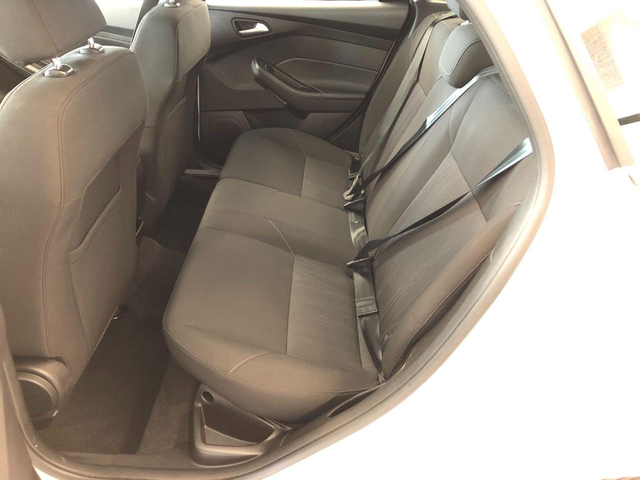 2016 Ford Focus SE+Camera+Heated Seats & Steering+AC+ACCIDENT FREE - Photo #22