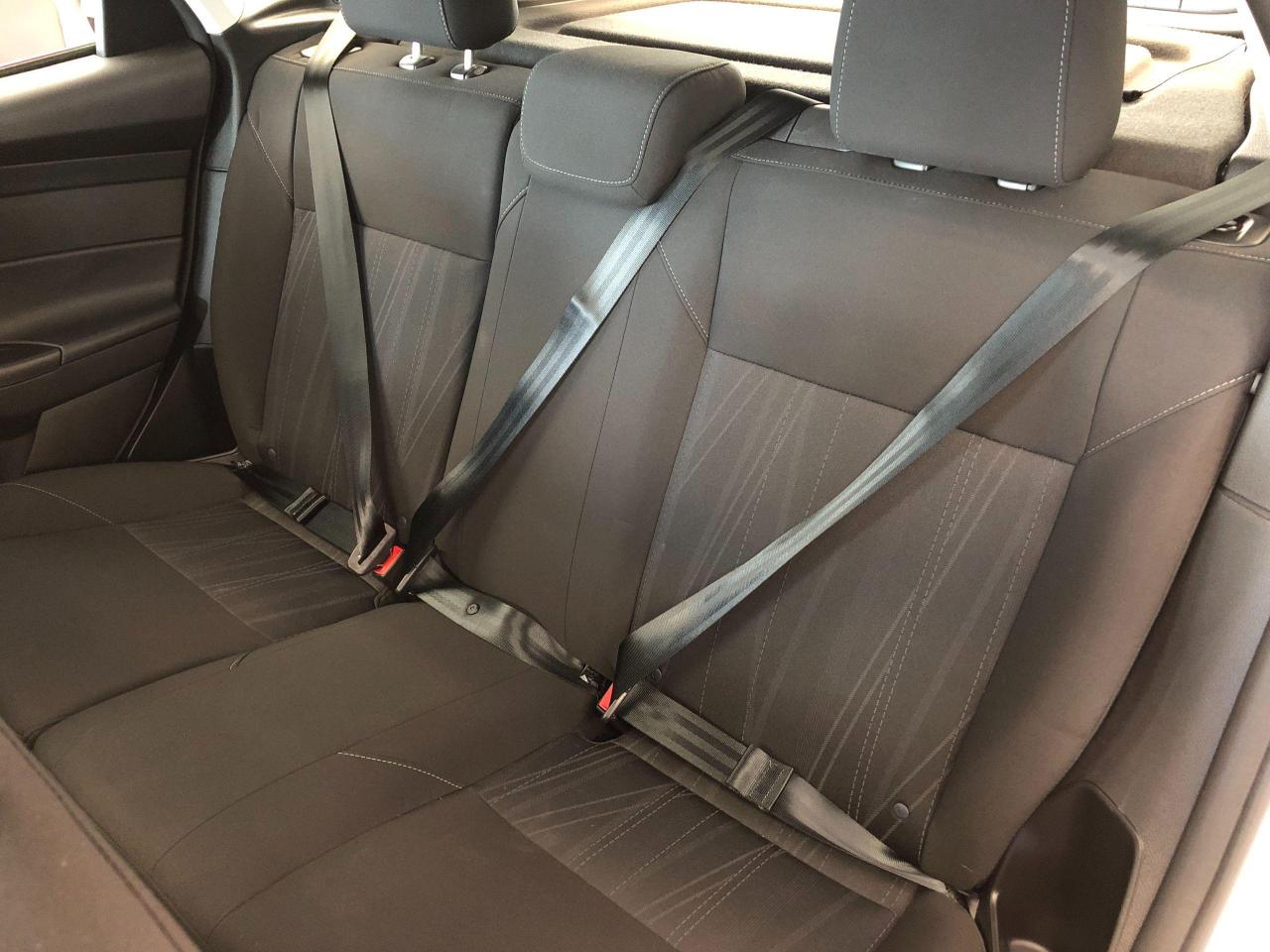 2016 Ford Focus SE+Camera+Heated Seats & Steering+AC+ACCIDENT FREE - Photo #23