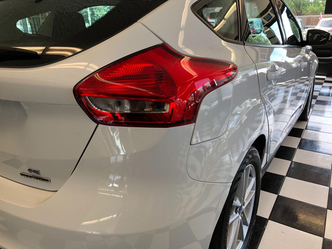 2016 Ford Focus SE+Camera+Heated Seats & Steering+AC+ACCIDENT FREE - Photo #40