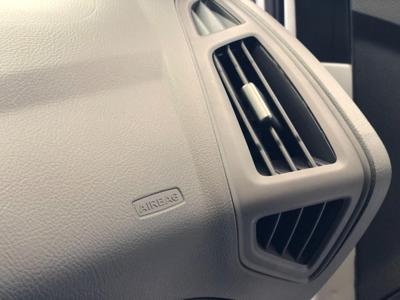 2016 Ford Focus SE+Camera+Heated Seats & Steering+AC+ACCIDENT FREE - Photo #45