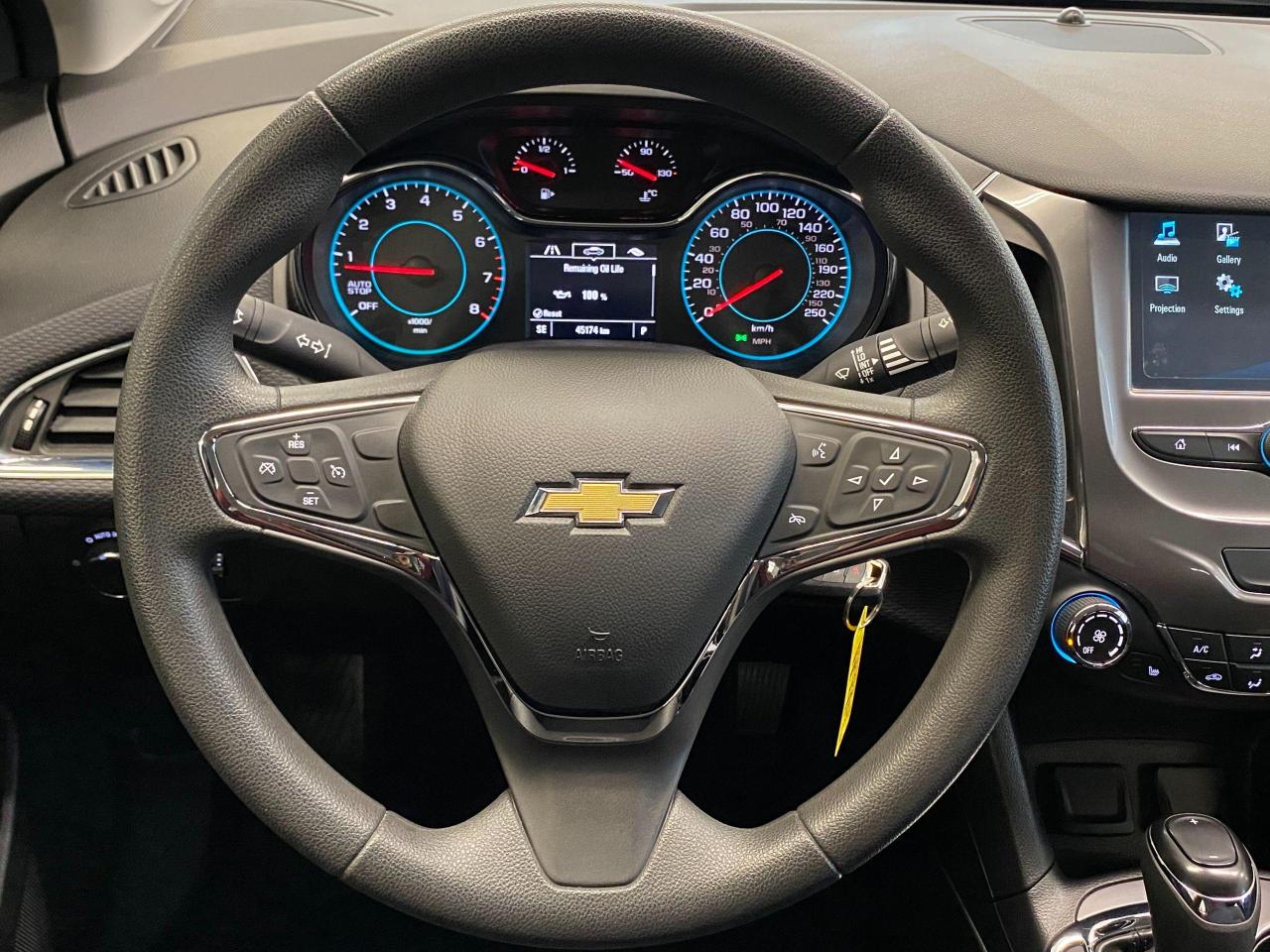 2018 Chevrolet Cruze LT+Apple Play+Camera+Bluetooth+ACCIDENT FREE - Photo #9