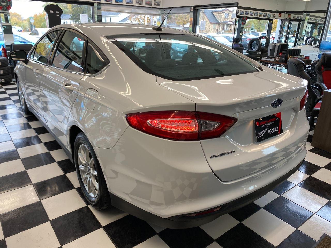2015 Ford Fusion S+Camera+Bluetooth+New Dunlop Tires+ACCIDENT FREE - Photo #2