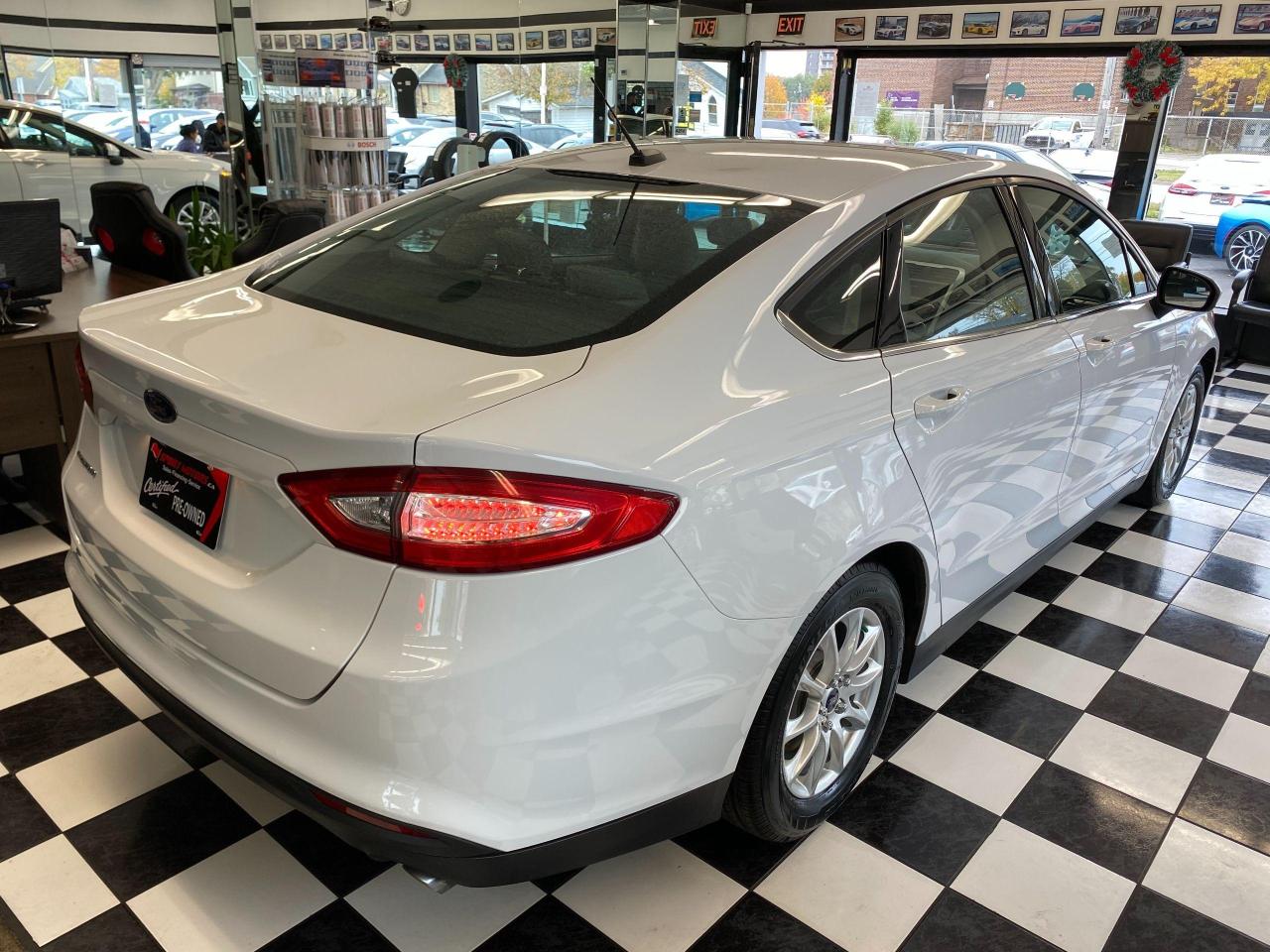 2015 Ford Fusion S+Camera+Bluetooth+New Dunlop Tires+ACCIDENT FREE - Photo #4