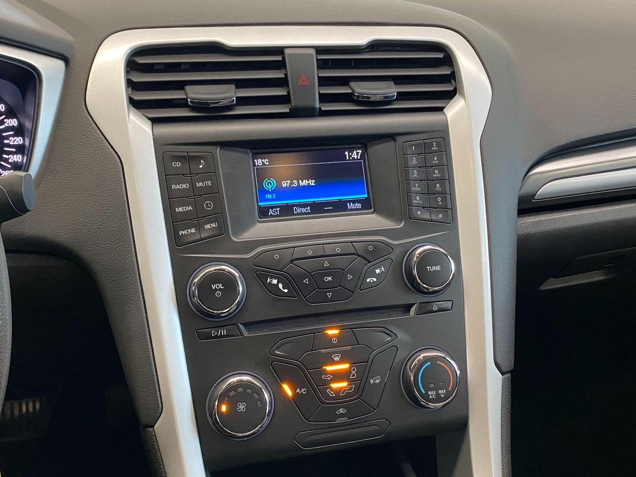 2015 Ford Fusion S+Camera+Bluetooth+New Dunlop Tires+ACCIDENT FREE - Photo #10