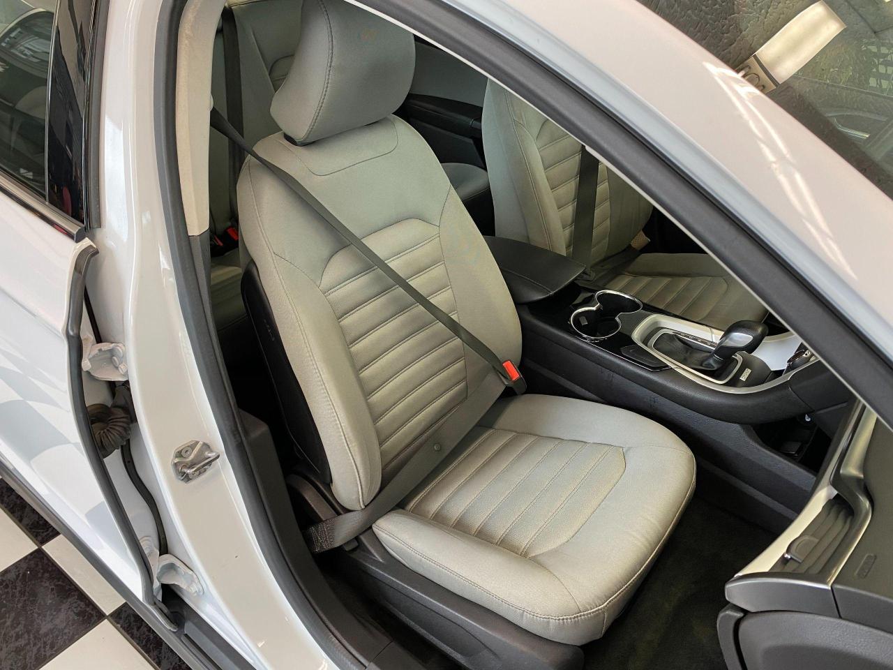 2015 Ford Fusion S+Camera+Bluetooth+New Dunlop Tires+ACCIDENT FREE - Photo #21