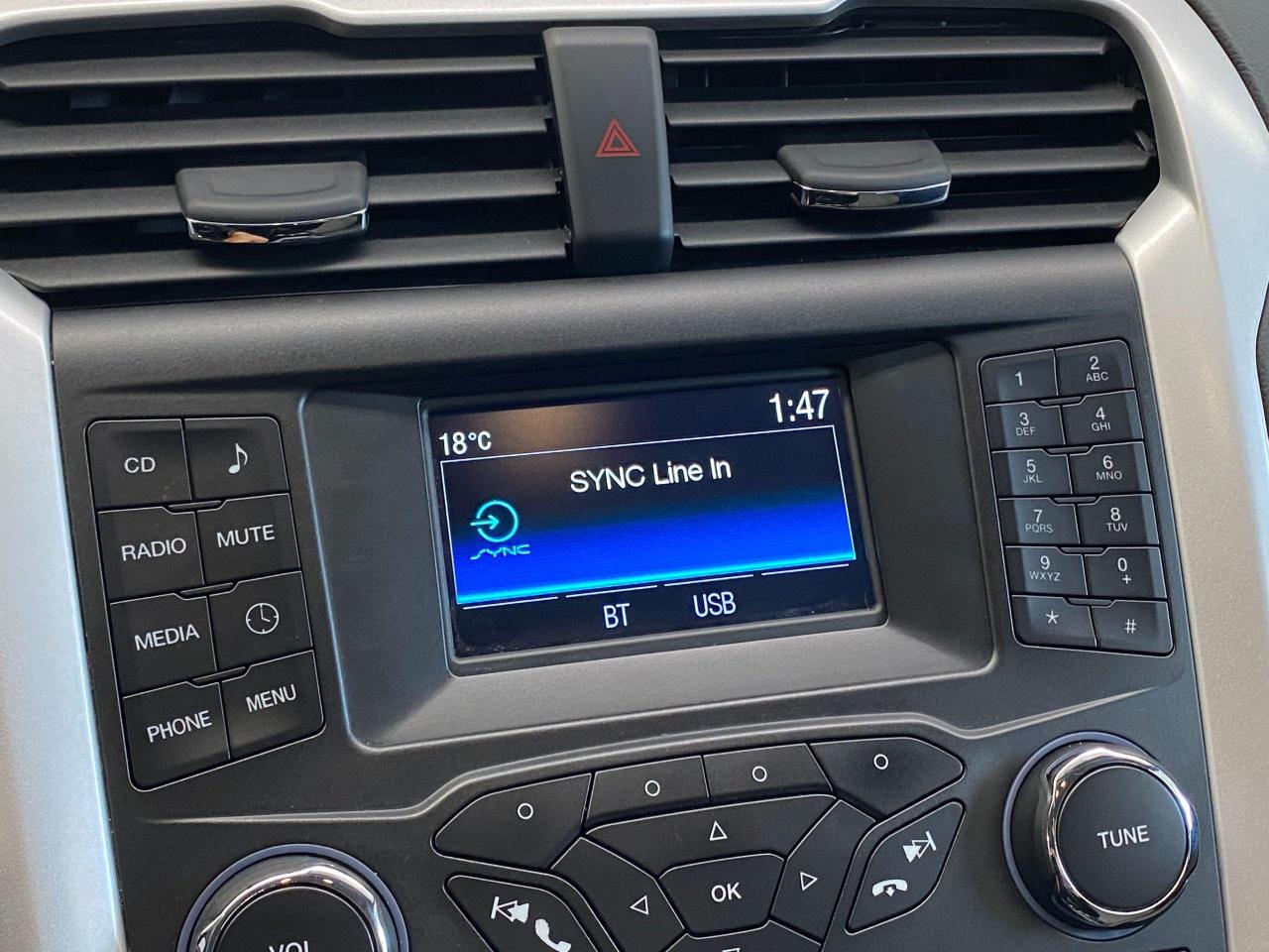 2015 Ford Fusion S+Camera+Bluetooth+New Dunlop Tires+ACCIDENT FREE - Photo #29