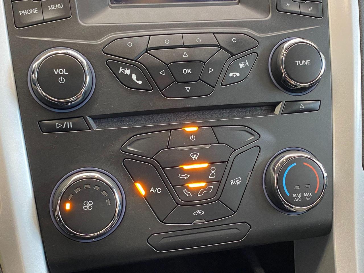 2015 Ford Fusion S+Camera+Bluetooth+New Dunlop Tires+ACCIDENT FREE - Photo #32