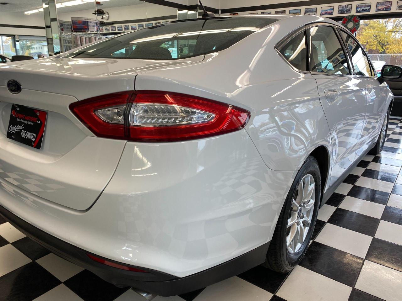 2015 Ford Fusion S+Camera+Bluetooth+New Dunlop Tires+ACCIDENT FREE - Photo #39