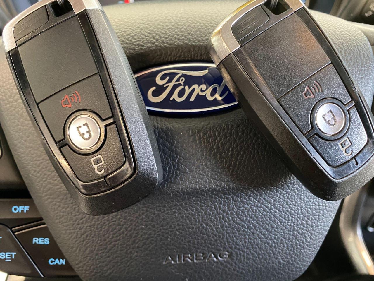 2018 Ford EcoSport SE+Apple Play+Heated Seats+Sunroof+ACCIDENT FREE - Photo #16