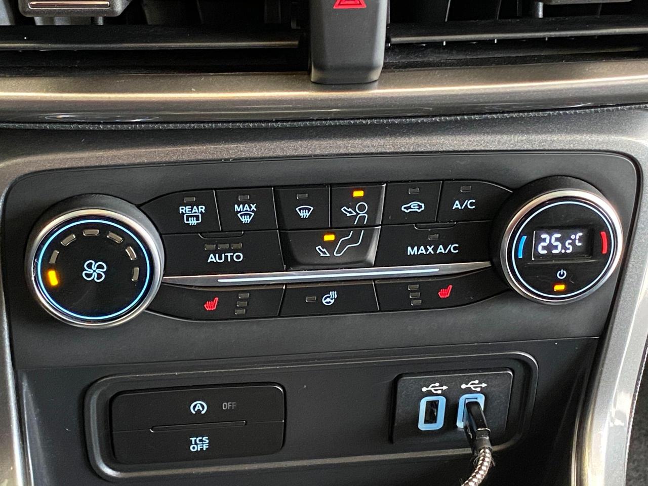2018 Ford EcoSport SE+Apple Play+Heated Seats+Sunroof+ACCIDENT FREE - Photo #33