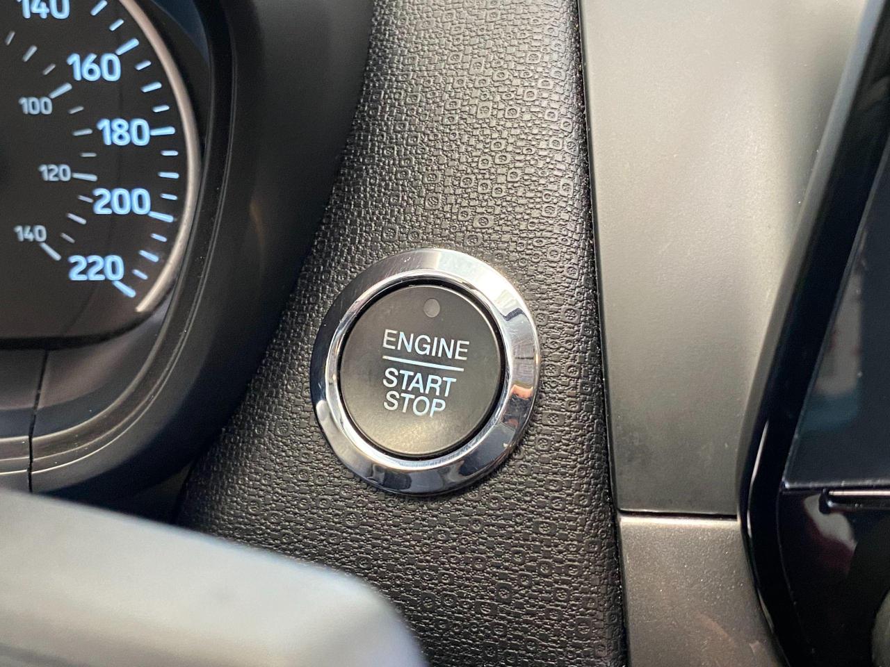 2018 Ford EcoSport SE+Apple Play+Heated Seats+Sunroof+ACCIDENT FREE - Photo #34