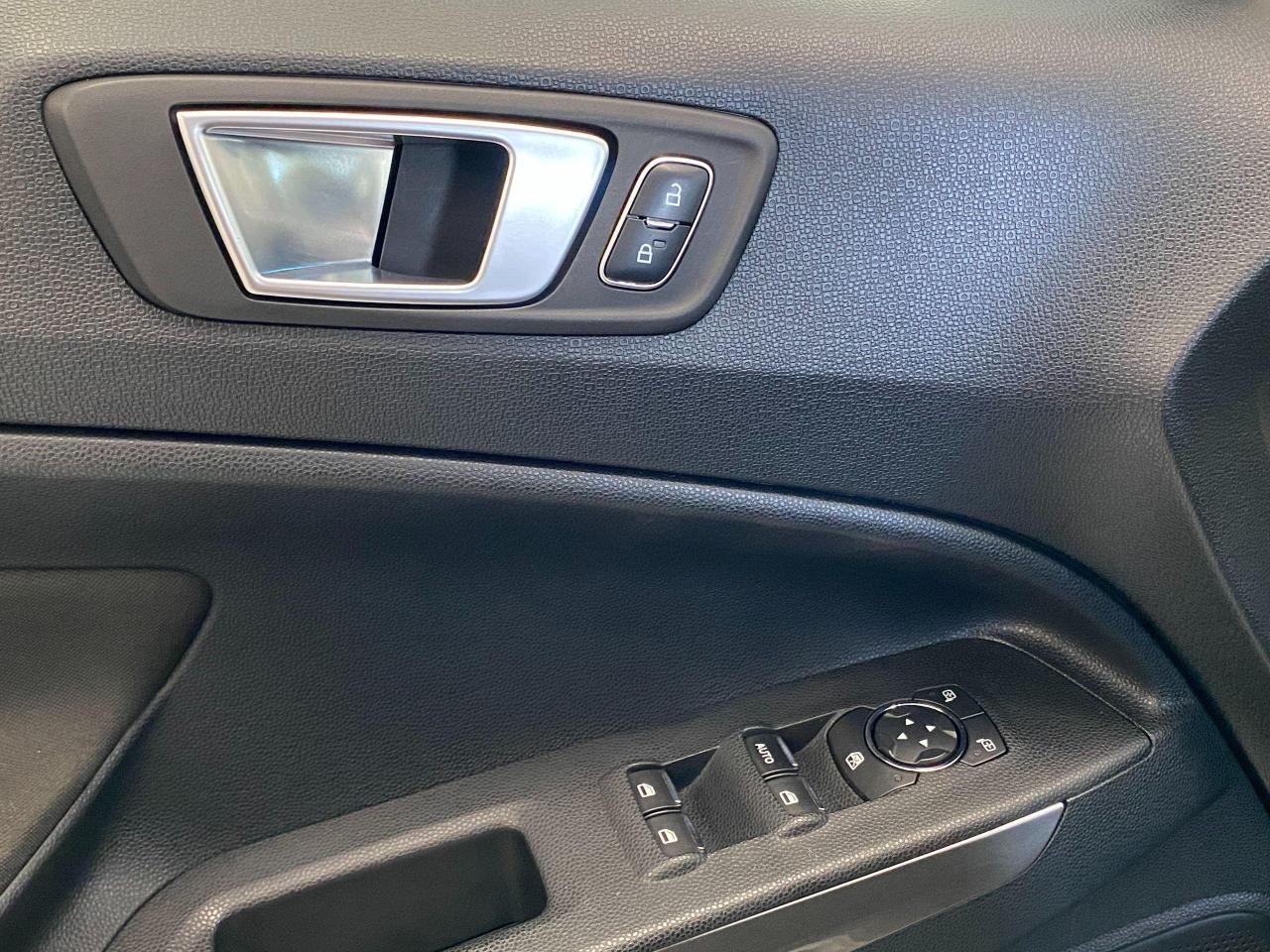 2018 Ford EcoSport SE+Apple Play+Heated Seats+Sunroof+ACCIDENT FREE - Photo #35