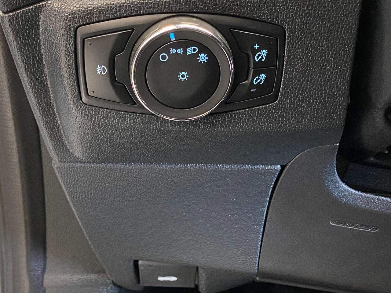2018 Ford EcoSport SE+Apple Play+Heated Seats+Sunroof+ACCIDENT FREE - Photo #36