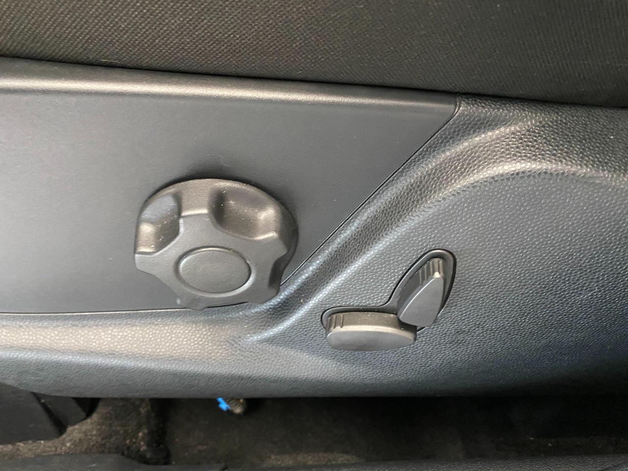 2018 Ford EcoSport SE+Apple Play+Heated Seats+Sunroof+ACCIDENT FREE - Photo #43