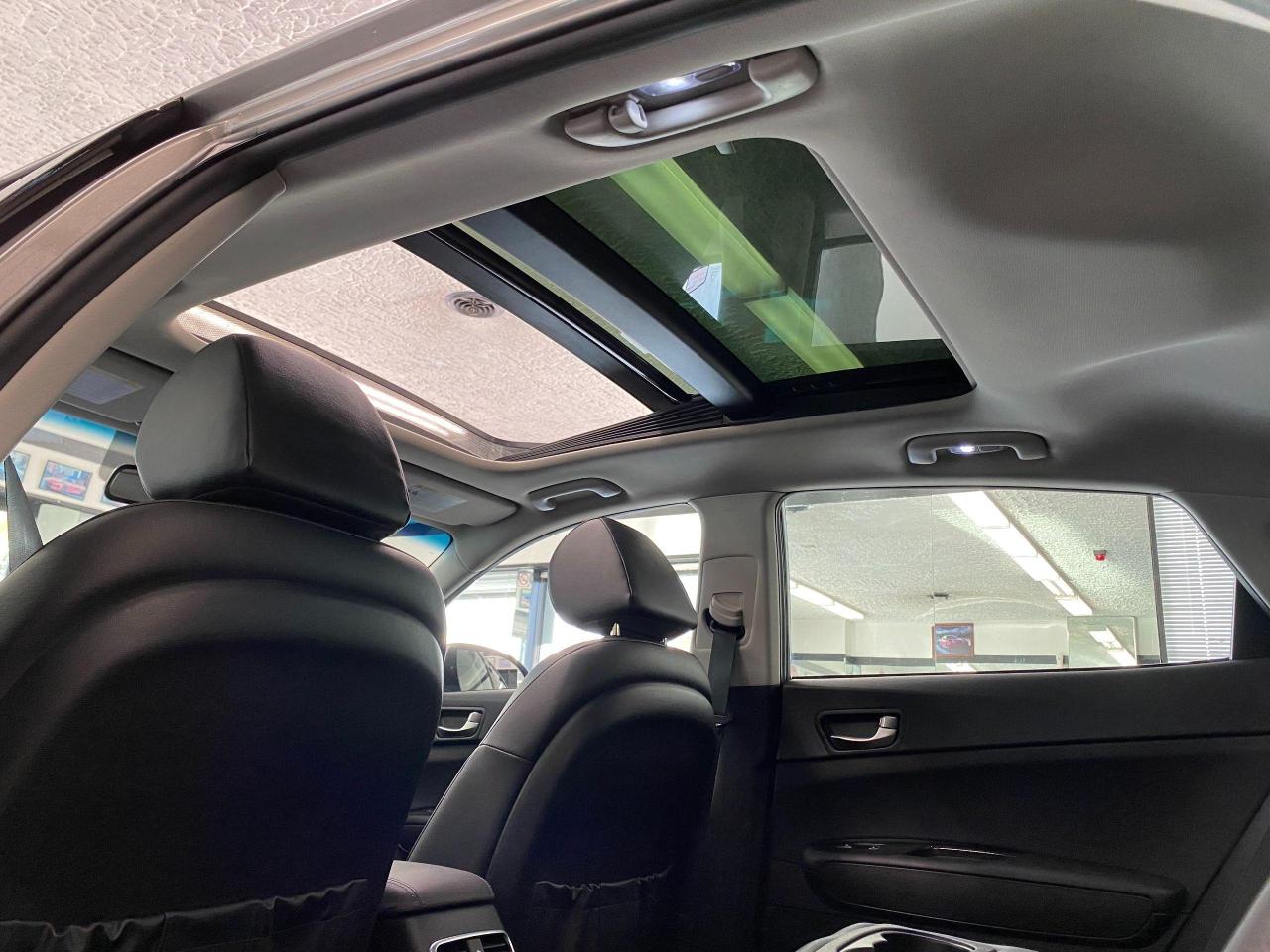 2019 Kia Optima EX Tech+CooledSeats+PanoRoof+Carplay+ACCIDENT FREE - Photo #14