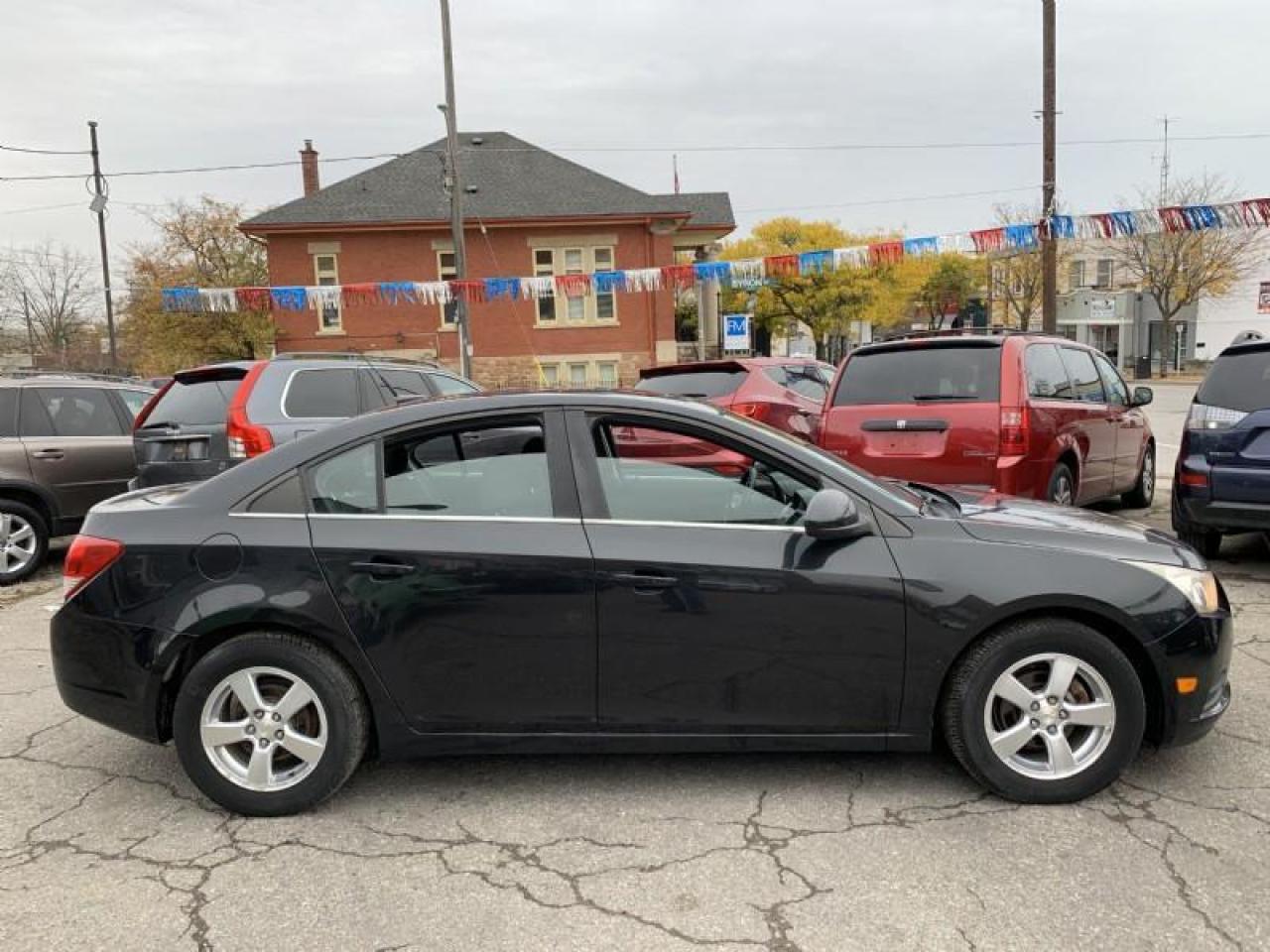 2011 Chevrolet Cruze 2LT Photo