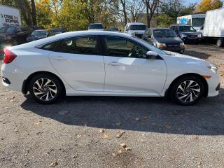 2017 Honda Civic EX, SUNROOF, NO ACIDENTS AND 1 OWNER - Photo #4