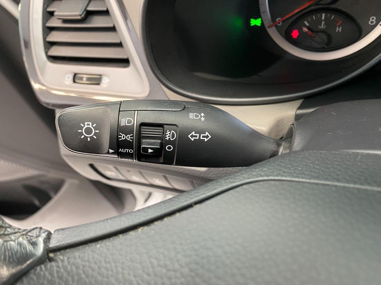 2013 Hyundai Santa Fe Premium+New Tires & Brakes+Sensors+Accident Free - Photo #34