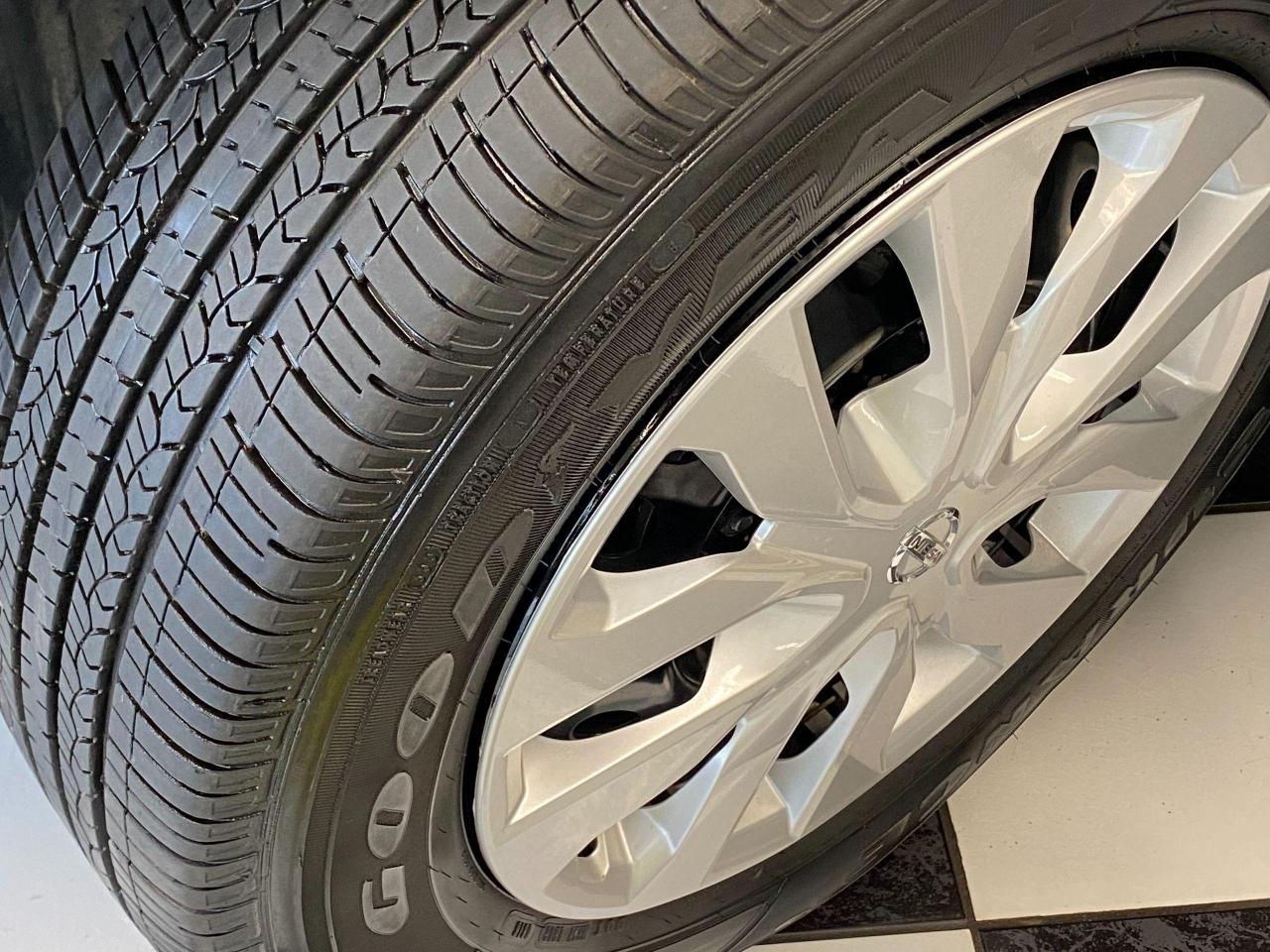 2018 Nissan Rogue S+Apple Play+Blind Spot+Camera+ACCIDENT FREE - Photo #11