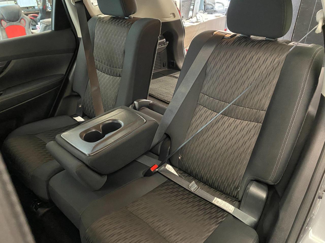 2018 Nissan Rogue S+Apple Play+Blind Spot+Camera+ACCIDENT FREE - Photo #24