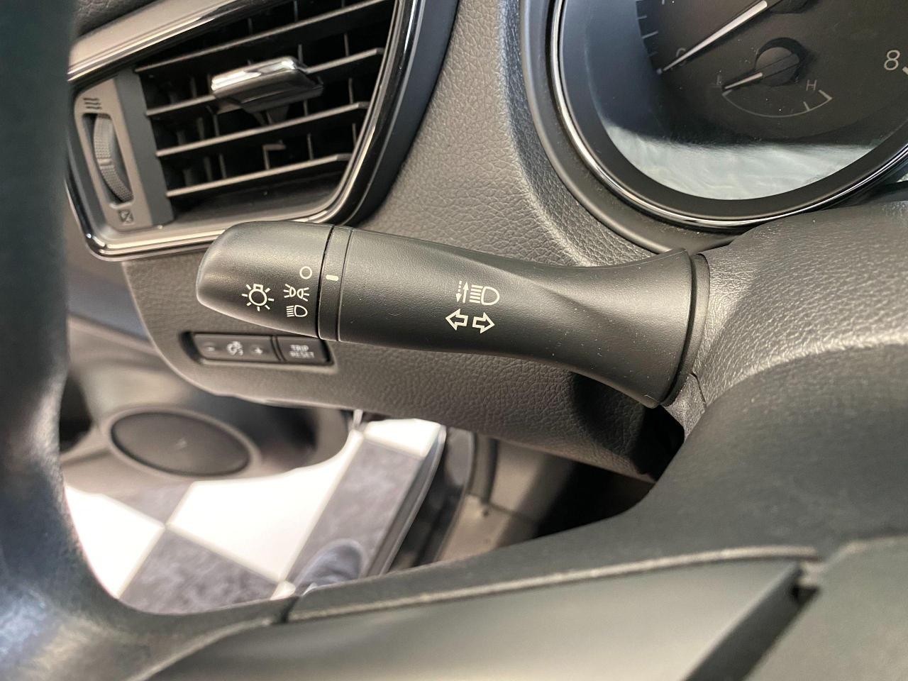 2018 Nissan Rogue S+Apple Play+Blind Spot+Camera+ACCIDENT FREE - Photo #55