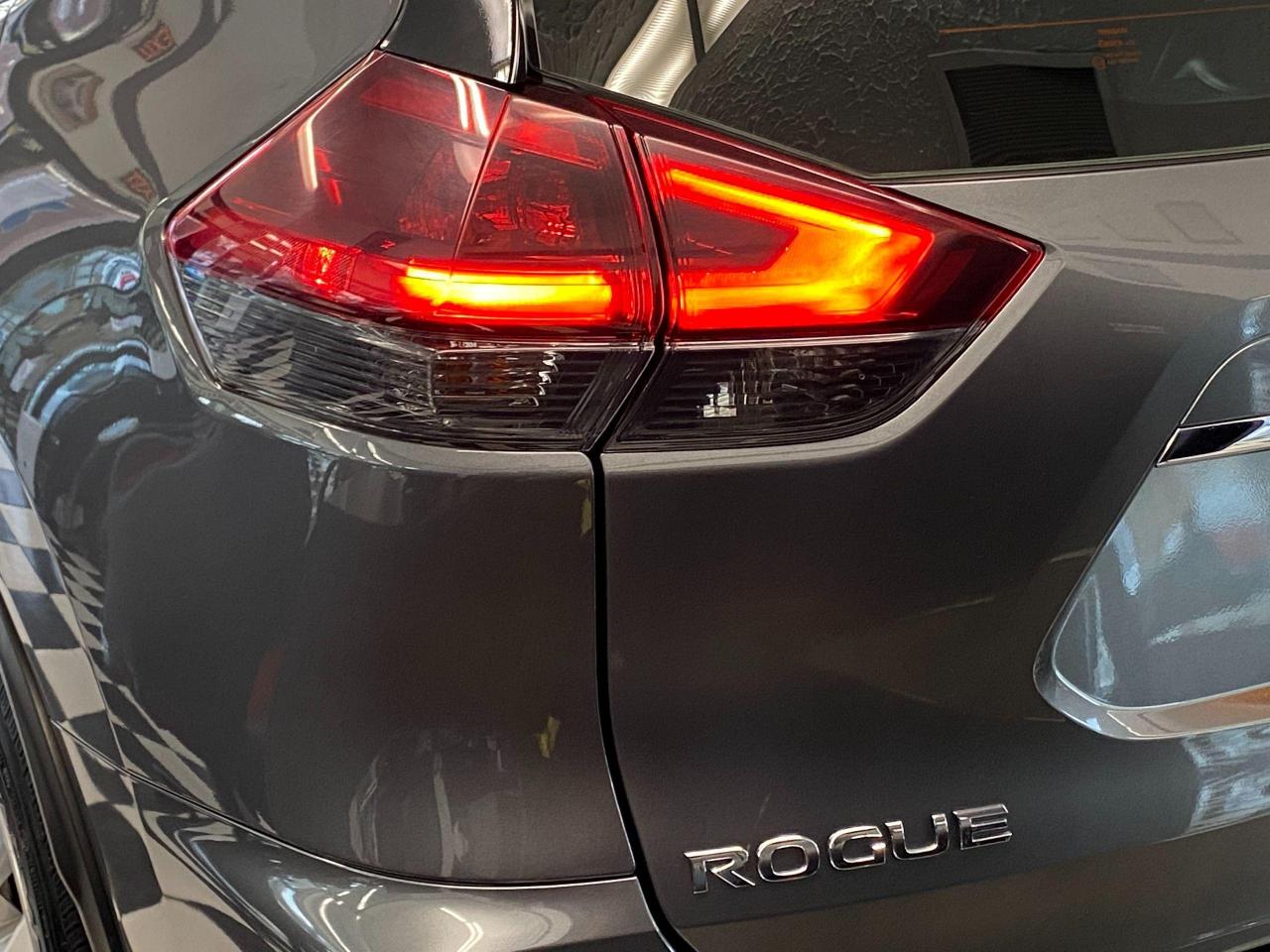 2018 Nissan Rogue S+Apple Play+Blind Spot+Camera+ACCIDENT FREE - Photo #65