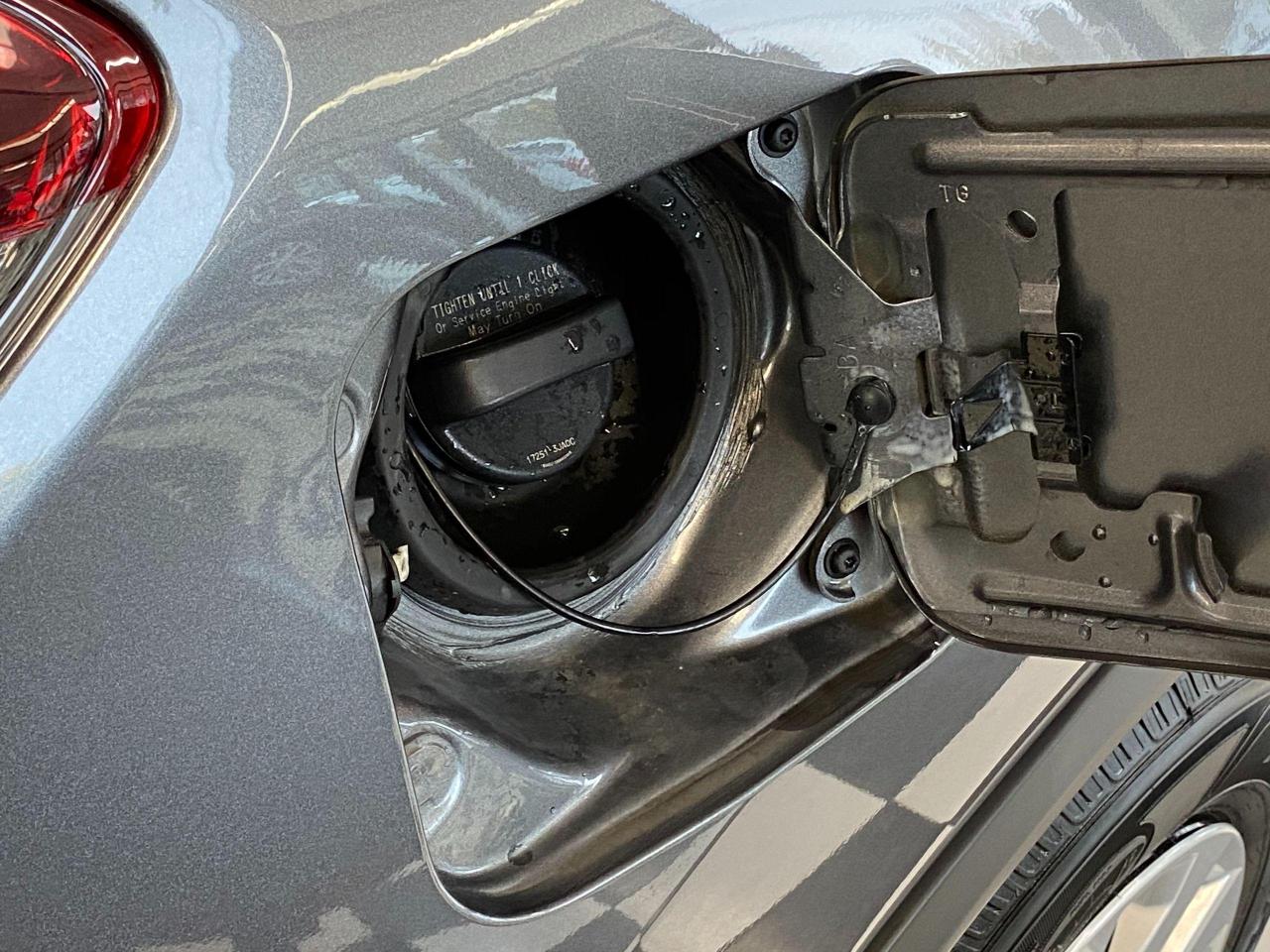 2018 Nissan Rogue S+Apple Play+Blind Spot+Camera+ACCIDENT FREE - Photo #69