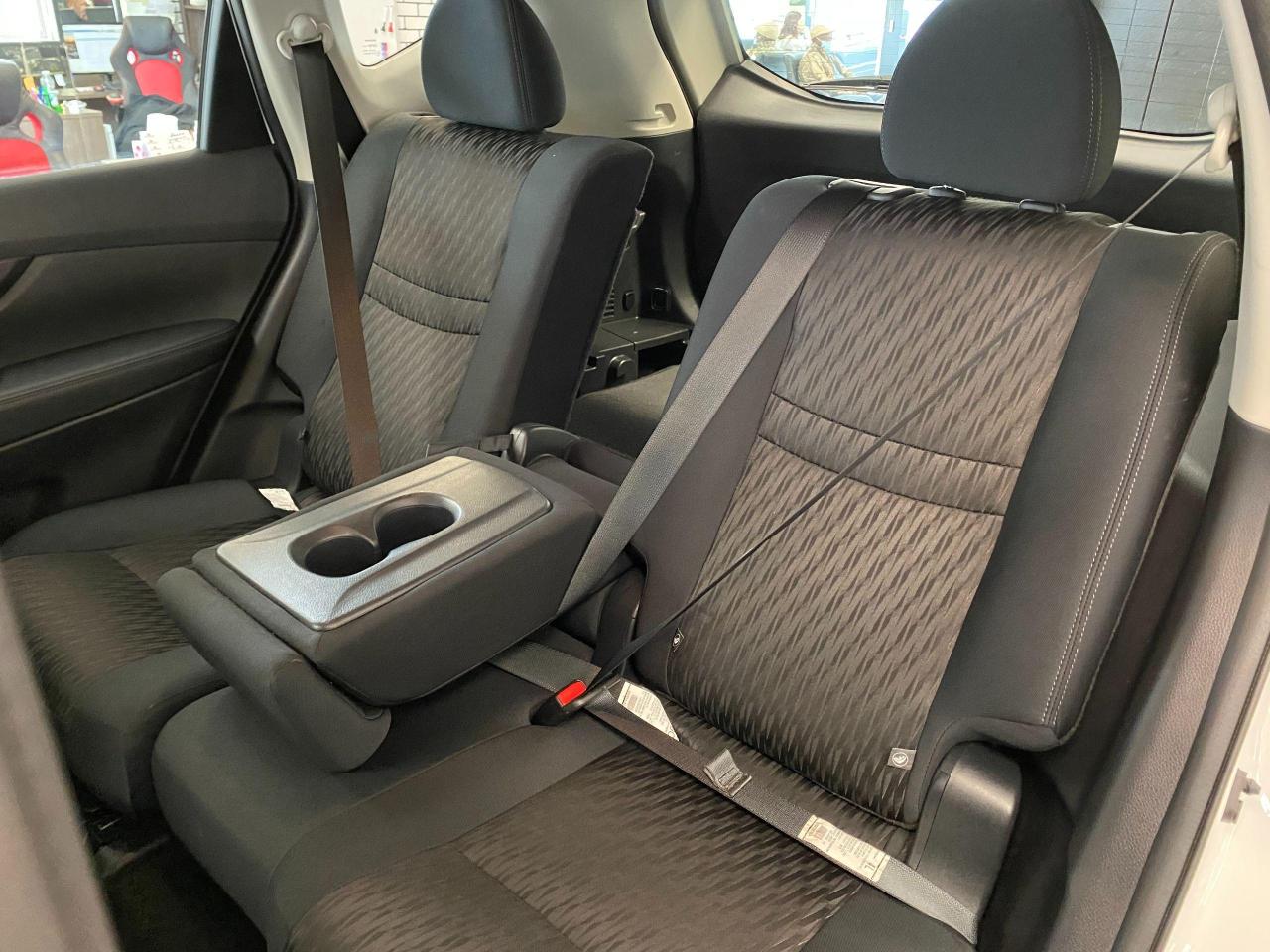 2018 Nissan Rogue S+Apple Play+Blind Spot+Camera+ACCIDENT FREE - Photo #23