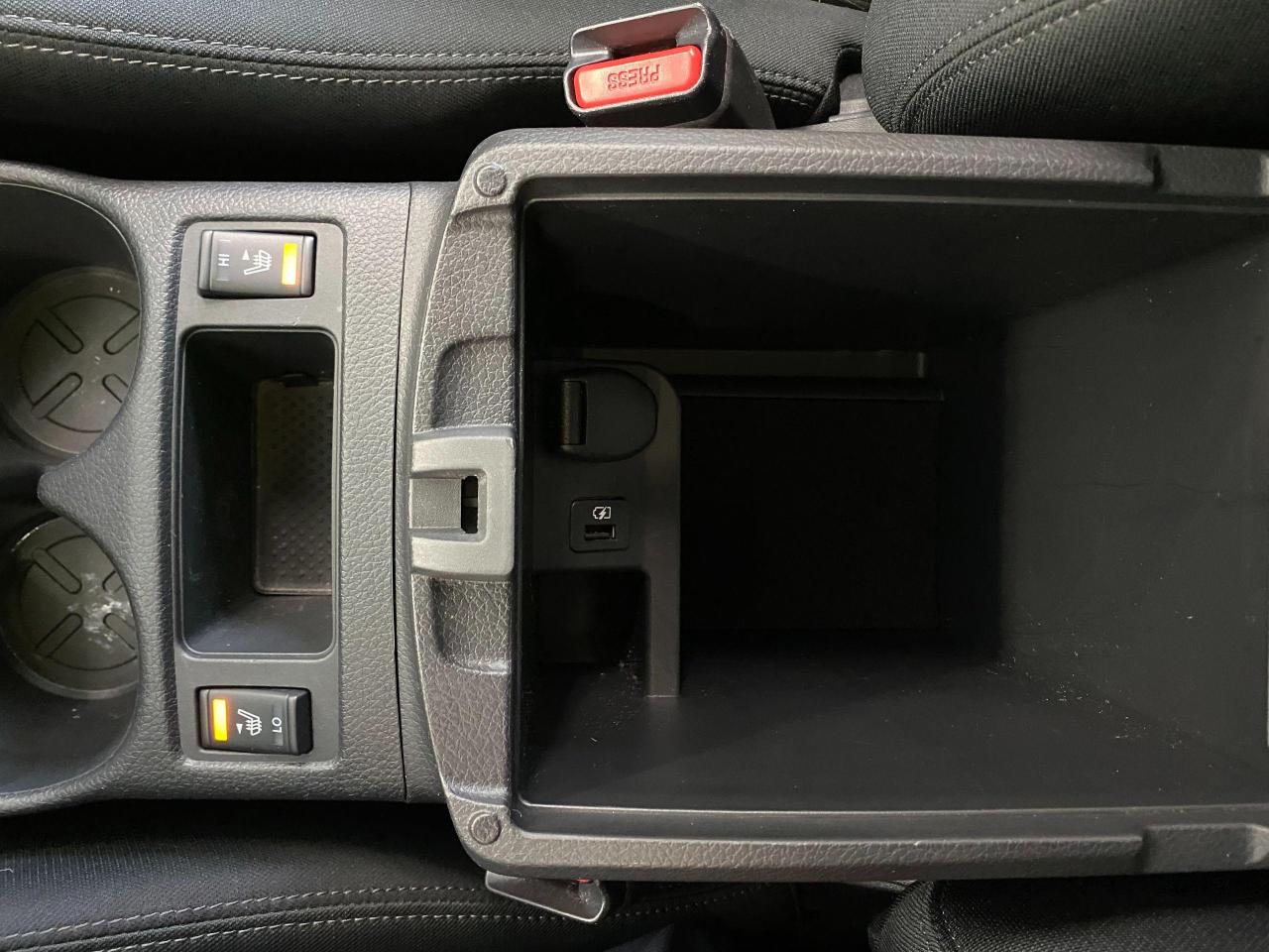 2018 Nissan Rogue S+Apple Play+Blind Spot+Camera+ACCIDENT FREE - Photo #50
