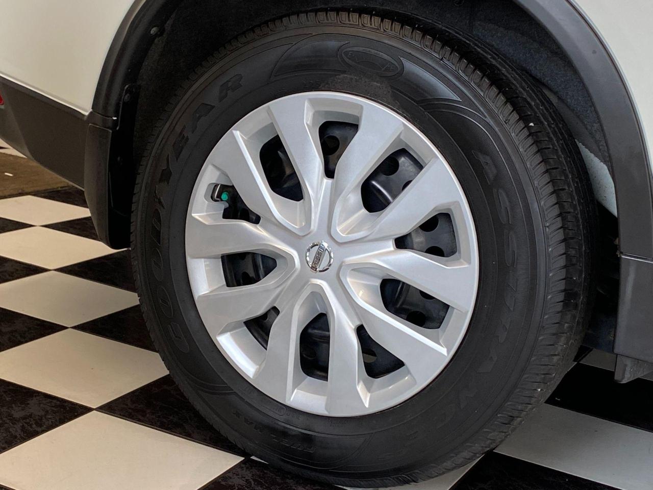 2018 Nissan Rogue S+Apple Play+Blind Spot+Camera+ACCIDENT FREE - Photo #59
