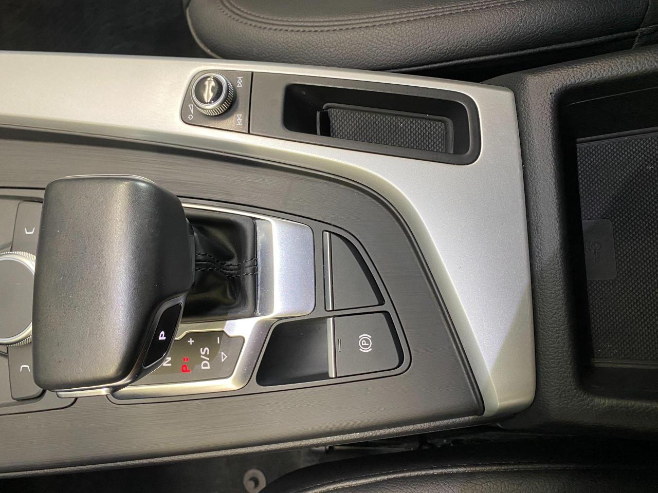 2017 Audi A4 Quattro+Apple Play+Roof+Xenons+ACCIDENT FREE - Photo #49