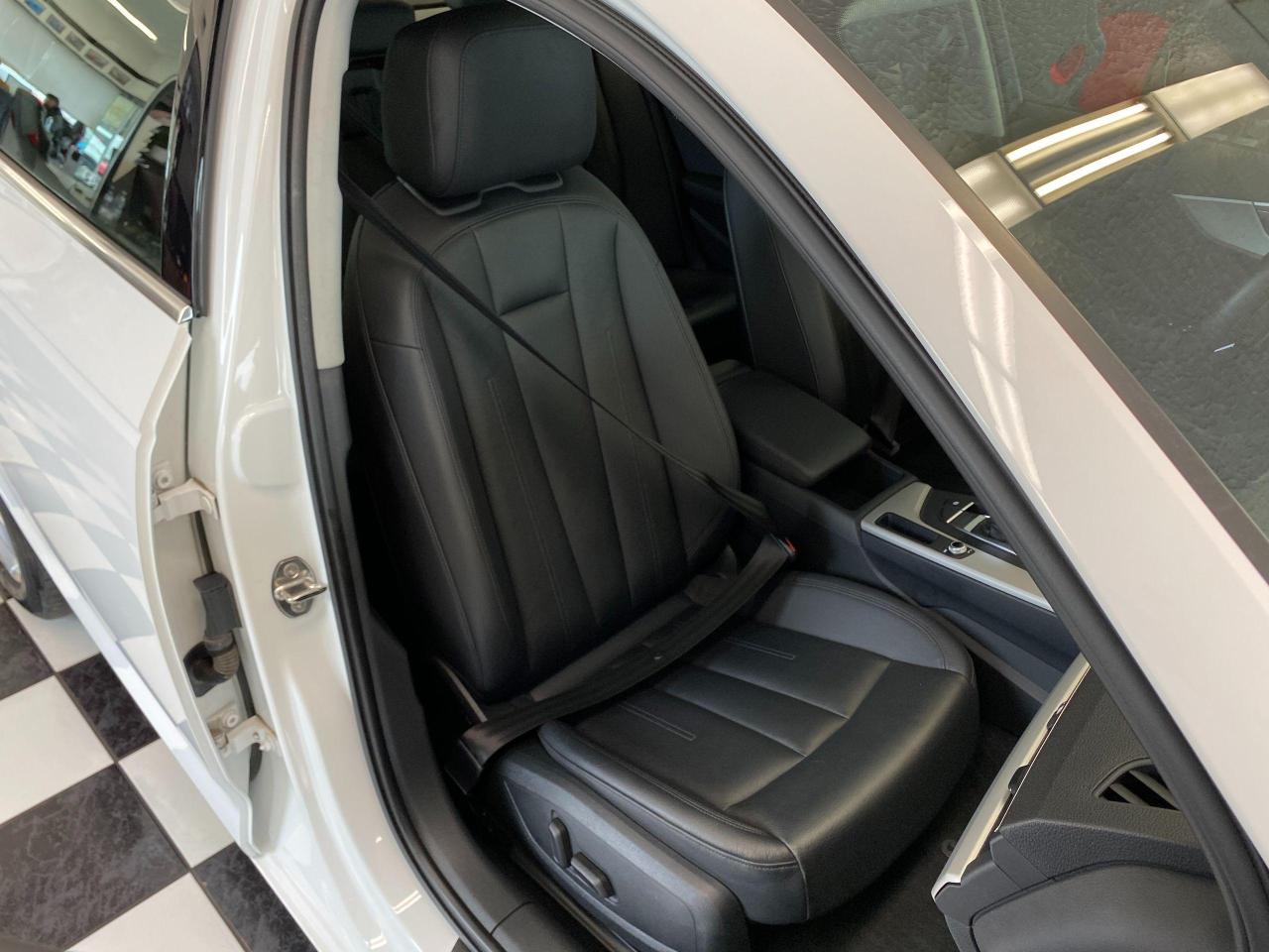 2017 Audi A4 Quattro+Apple Play+Roof+Xenons+ACCIDENT FREE Photo22