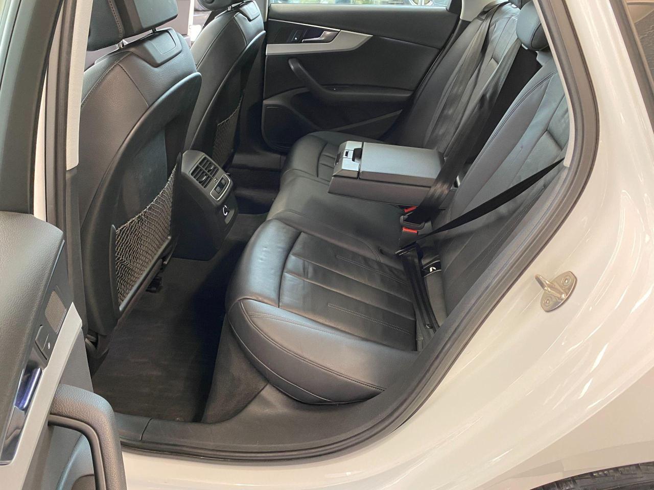 2017 Audi A4 Quattro+Apple Play+Roof+Xenons+ACCIDENT FREE - Photo #23
