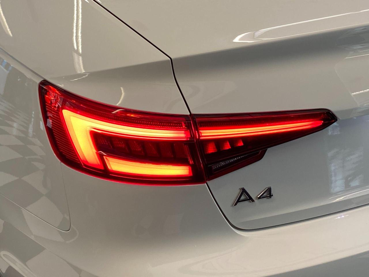 2017 Audi A4 Quattro+Apple Play+Roof+Xenons+ACCIDENT FREE - Photo #66