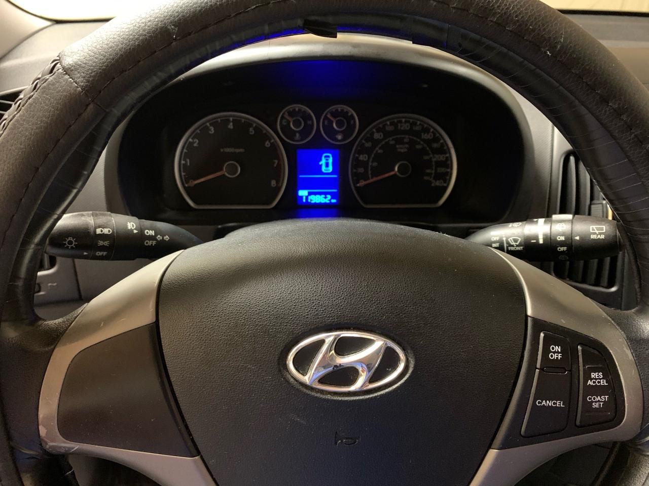 2009 Hyundai Elantra Touring L - Photo #12
