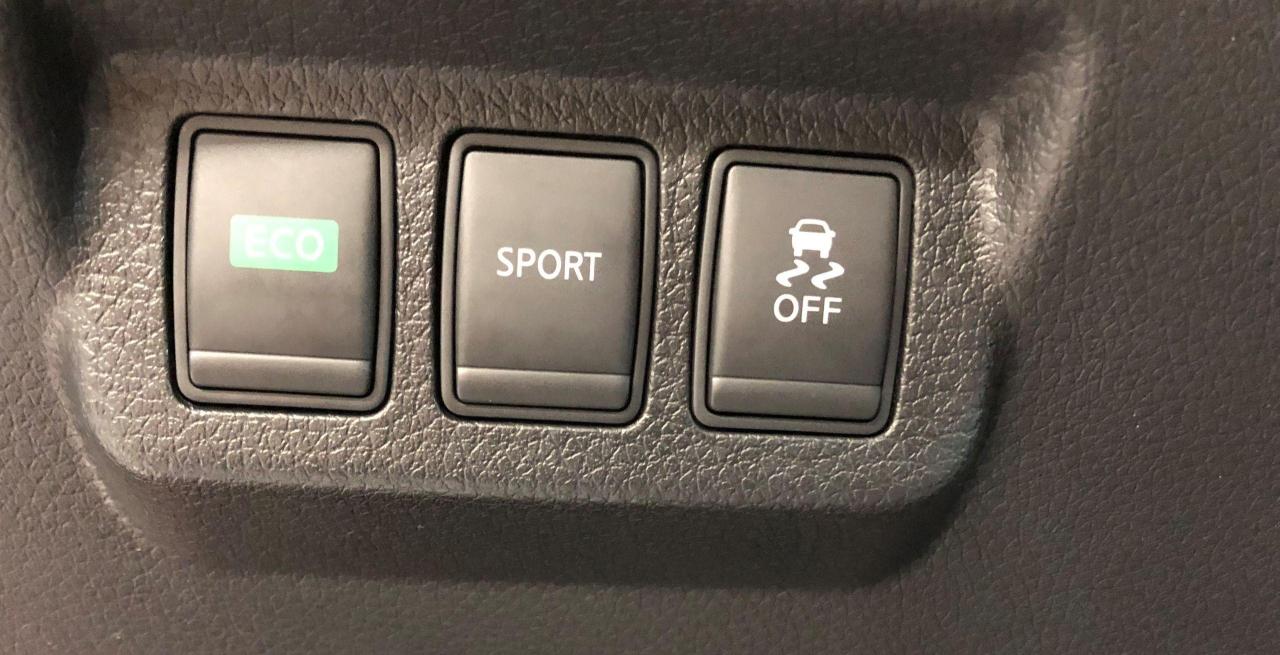 2017 Nissan Sentra SV+Camera+Heated  Seats+New Brakes+ACCIDENT FREE - Photo #47