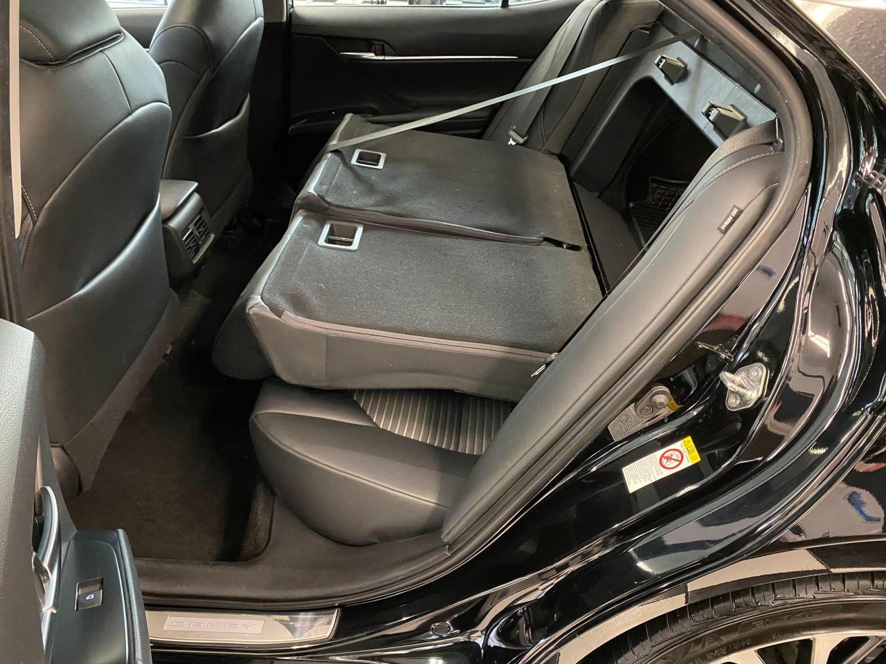 2018 Toyota Camry SE+Sunroof+Camera+Toyota Sense+ACCIDENT FREE Photo25