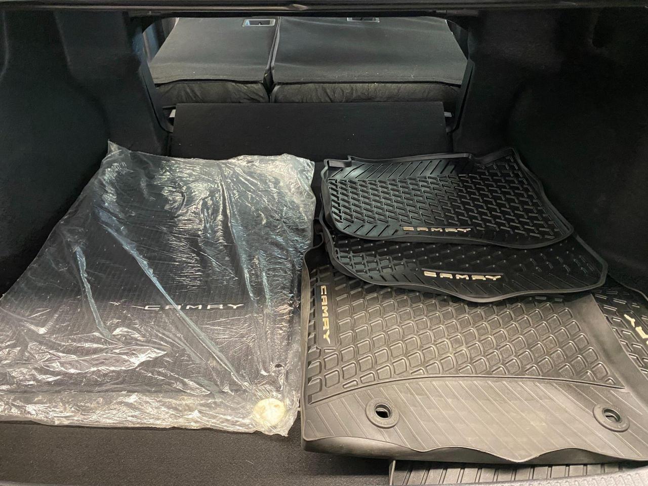 2018 Toyota Camry SE+Sunroof+Camera+Toyota Sense+ACCIDENT FREE - Photo #26