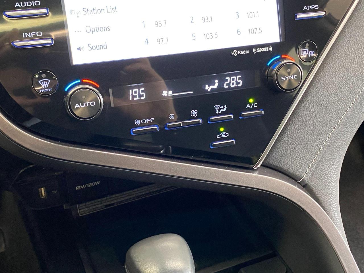 2018 Toyota Camry SE+Sunroof+Camera+Toyota Sense+ACCIDENT FREE - Photo #36