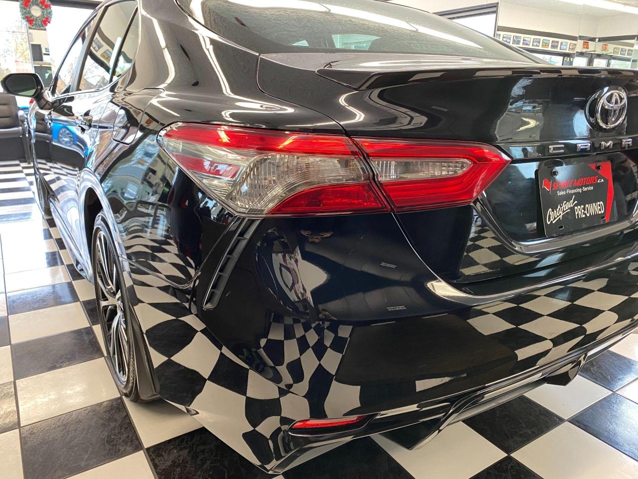 2018 Toyota Camry SE+Sunroof+Camera+Toyota Sense+ACCIDENT FREE - Photo #41