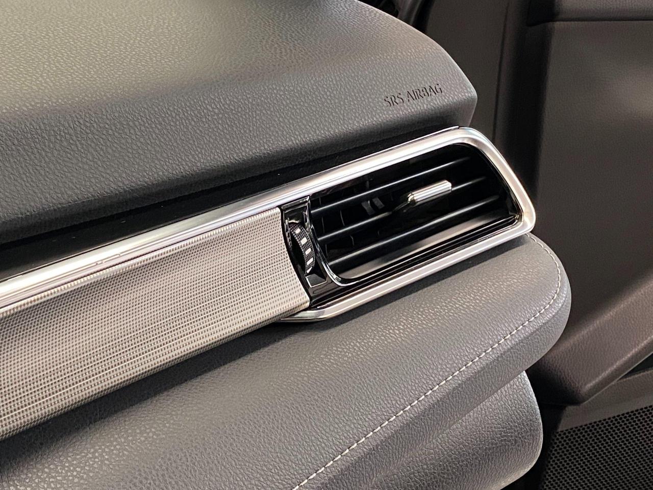 2018 Toyota Camry SE+Sunroof+Camera+Toyota Sense+ACCIDENT FREE - Photo #47