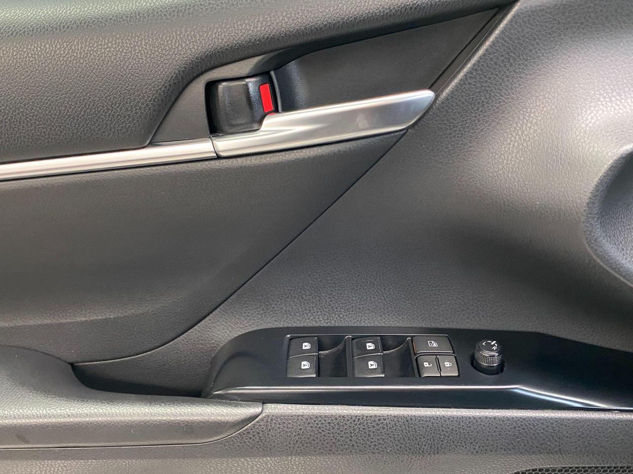 2018 Toyota Camry SE+Sunroof+Camera+Toyota Sense+ACCIDENT FREE - Photo #58