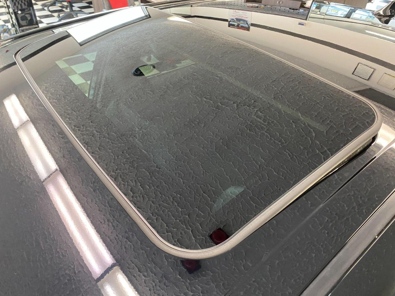 2018 Toyota Camry SE+Sunroof+Camera+Toyota Sense+ACCIDENT FREE Photo65