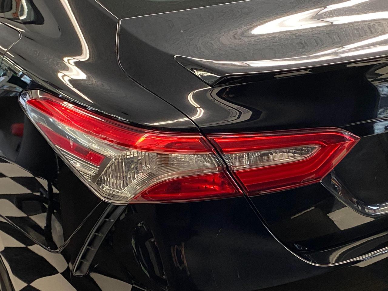 2018 Toyota Camry SE+Sunroof+Camera+Toyota Sense+ACCIDENT FREE - Photo #67